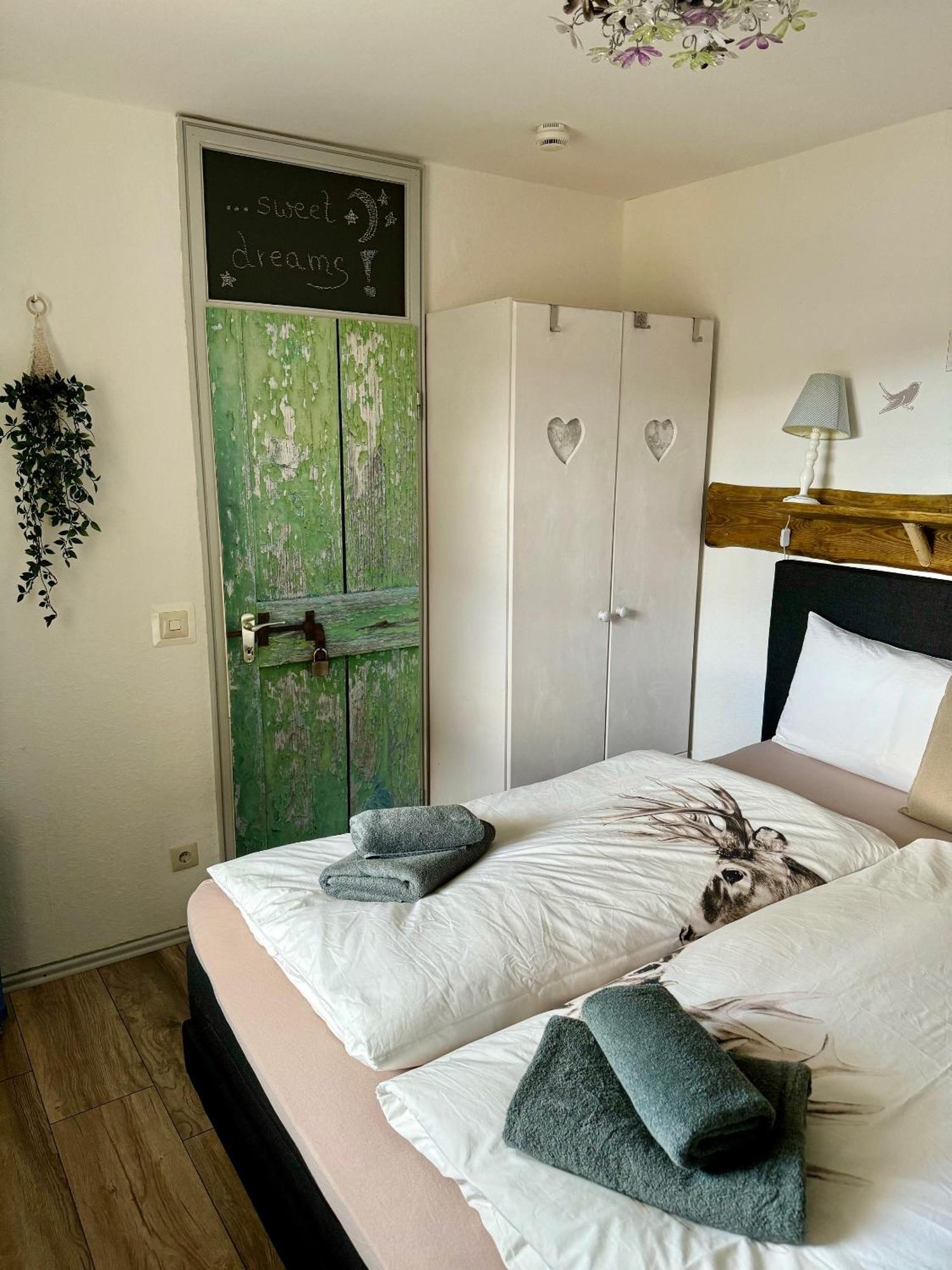Zentrale Mit Gipfelblick Und Parkplatz In Apartment
